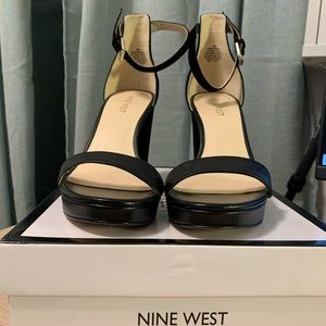 Nine West Dempsey platform sandal